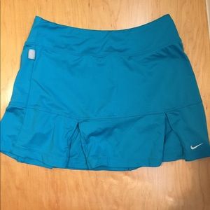 XS Nike turquoise tennis skirt